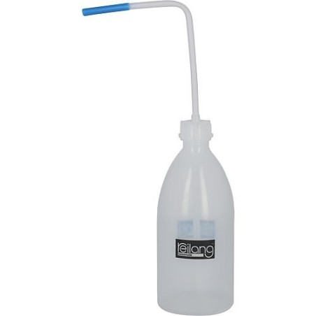 Bouteille plastique avec tube de pulverisation coudé 500 ml